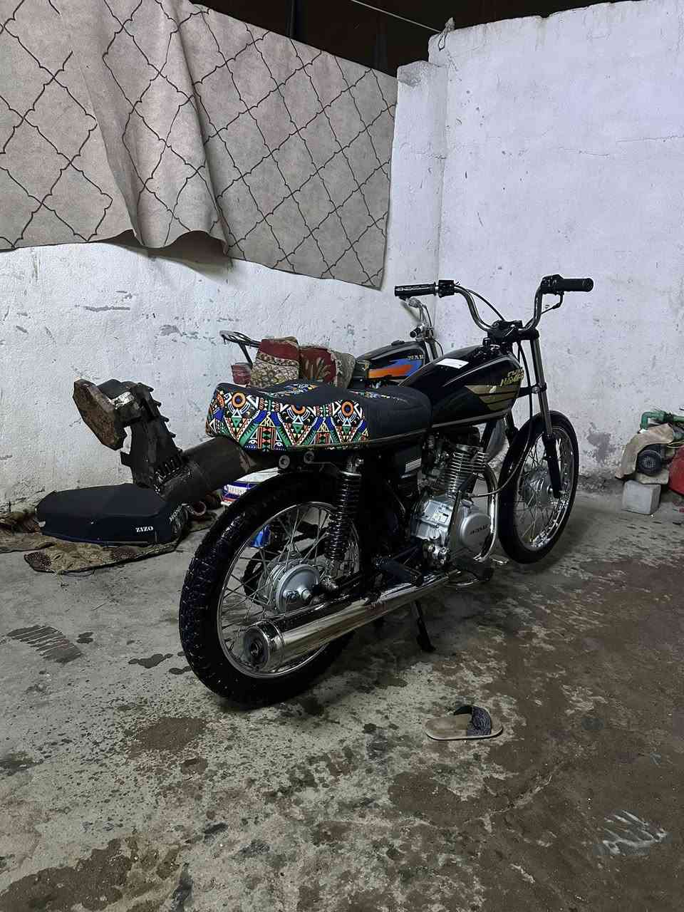 تعمير جديد انتنس ادوات برغي مامفتوح بيه ثالث تبديله دهن دراجه جيس شوفه عينك غراض كله اصلي مابيه شي تجاري شلعه ومعدل ماتنكض دراجه سامته سعره ٦٢٥ وبيه مجال قليل مكاني كزيزه رقمي ***********
