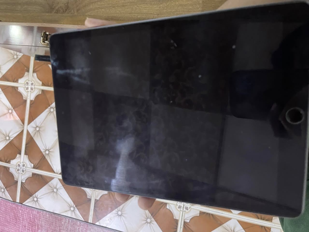 ايباد 9 للبيع سعره 250 مجال قليل للشراي 
ايباد نضافة 95/100 بطاريته فول العنوان  البصره القبلة حي المهندسين رقم الهاتف ***********
والجهاز يدعم السيم كارت  الشريحة من نوع الحديث
لجهاز ما ويا غراضه ملاحضه
