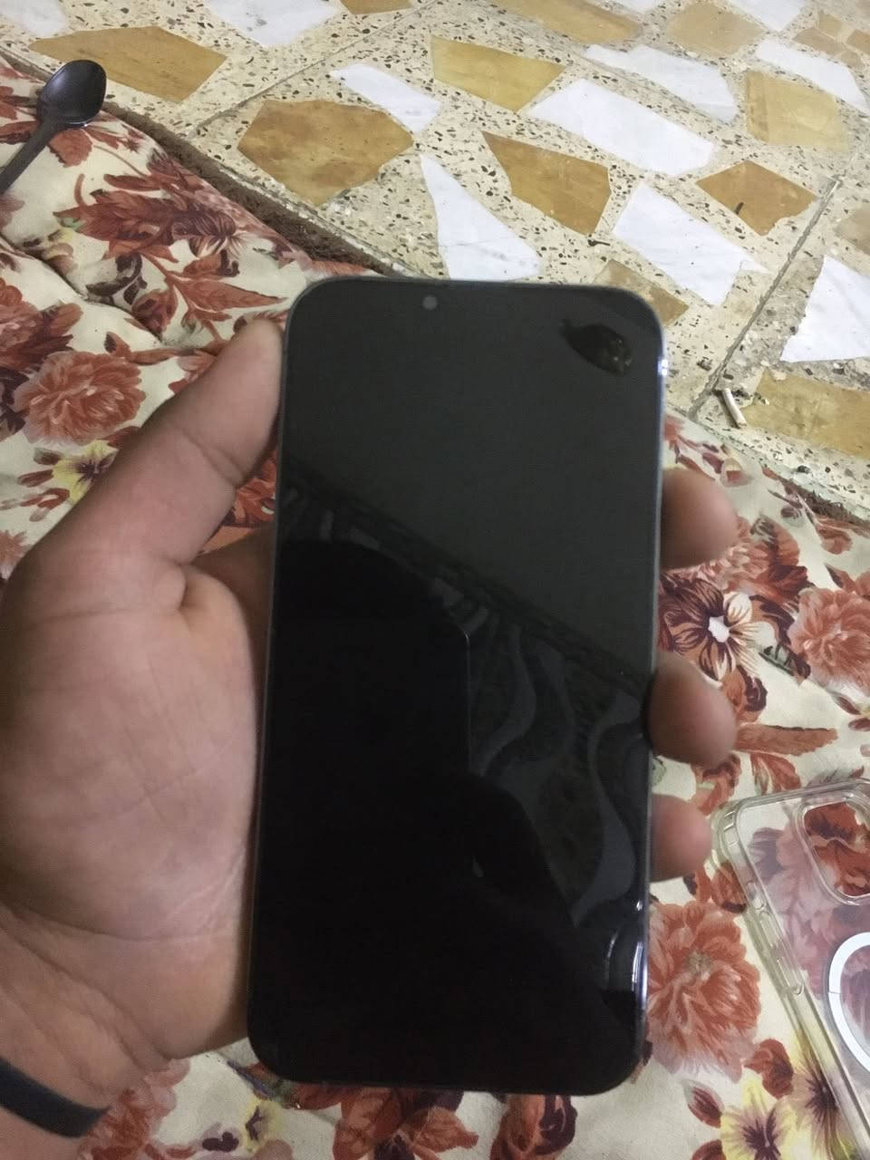 ايفون١٣برو ماكس  نضيف كلش زلغغ مابييي جهاز بلادي مامفتوح ابد   بطاريه ٨٣ ذاكره٢٥٦. شرق اوسط  السعر ٦٥٠.  رقمي***********
