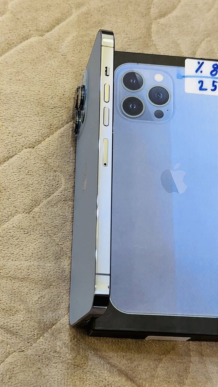 السلام عليكم
13 برو ماكس 256  بحري 
بطاريته 86 
نظافته فوك ال100  بعده لوك 
ملحقاته كامله 
سعره ٧٠٠ الف 
مكاني بغداد *********** واتس
