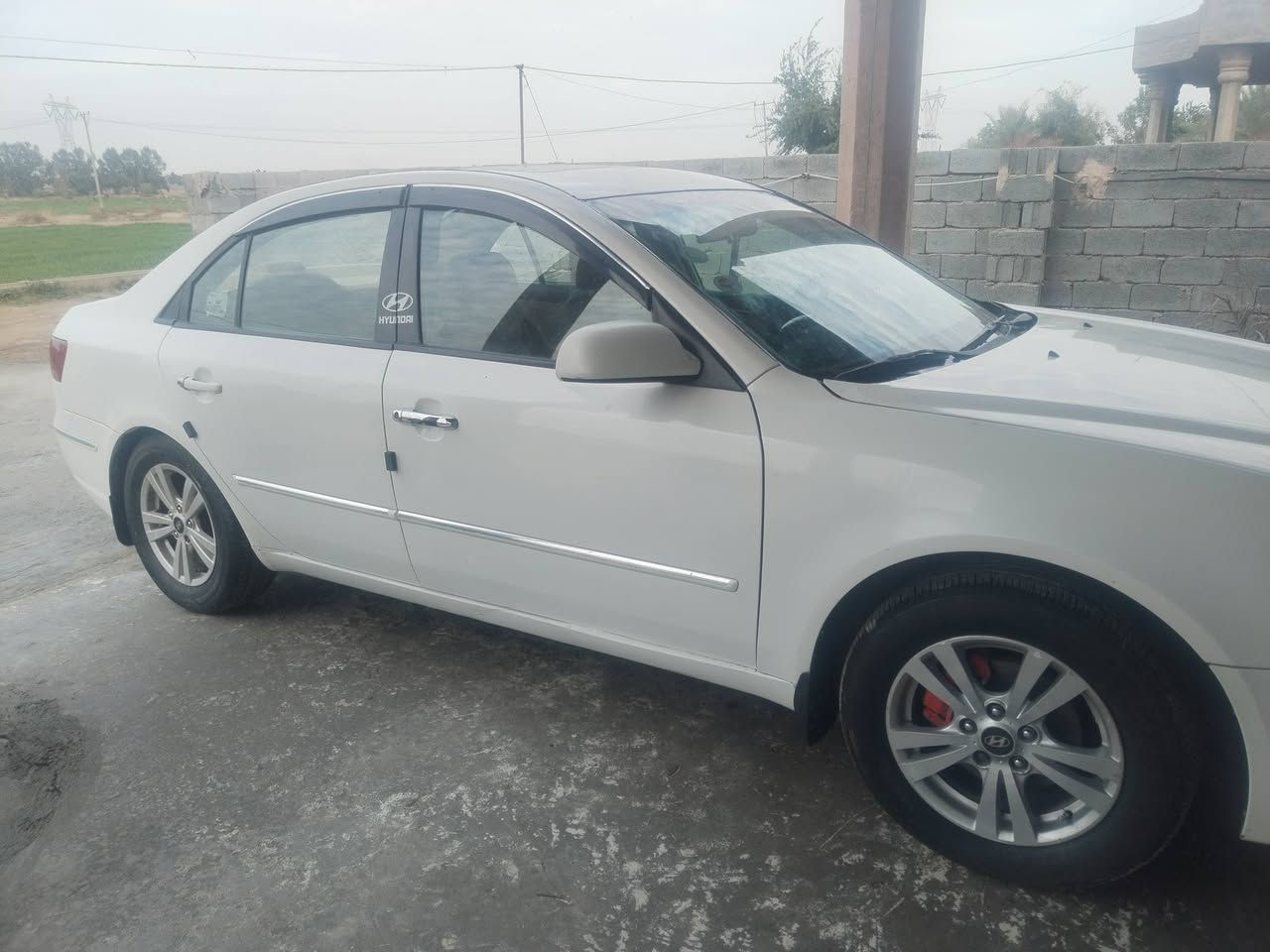 اسلام عليكم اللبيع سوناتا بغداد موديل 9 مصبوغه عام مكينه وكير مكفوله 2400 خليجي اب اسمي  سنويه ال 30 تحويل مباشر السعر 107وبيها مجال مكان بغداد الاتصال ***********//***********
