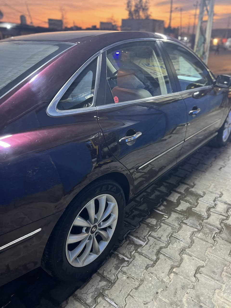 ‏السلام عليكم ورحمة الله وبركاته ازيرا 2007 خليجي 
كير محرك￼ مكفولات ￼
‏شاشة كاميرا خلفية
‏ تحكم ستيرن 
‏مثبت سرعة
‏تحكم خلفي
‏كشنات جلد
‏ كشنات كهربائية
‏المرايات شفط
‏سلايت
‏ لايت زنون أصلي 
‏تبريدها المنظومة كلها جديدة يعني ثلج 
‏تدفئة ￼شغالة 
￼ الحدادية أمامية وخلفية جديد 
‏تايرات جدد 
‏السيارة بيها أربع قطع صبغ أثر جراد و شخط صبغ بالفرن درجة أولى ￼ أبيها ضربة جهة اليمنى على كد شبر يعني ما واصل الداخل السيارة حلوة وجاهز من كل النواحي 
‏والباقي على شوف العين 
‏رقمها بصره باسمي 
‏رقمها جديد 
‏رقم الهاتف ***********
‏العنوان بصره  5 ميل شارع البيضاني
‏سعر المطلوب 100 وبيها مجال قليل وحياكم الله ￼￼
