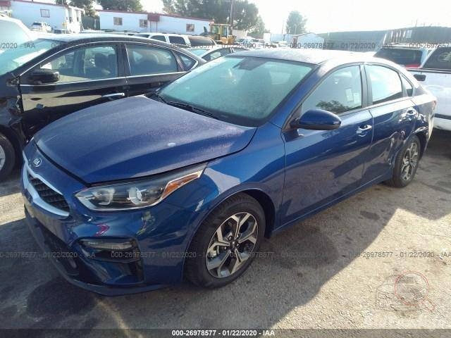 السلام عليكم
فورتي ٢٠٢٠ 
ماشية ٦٤ ميل 
حادثها بسيط كلش وموضح بالصور 
بجم كبس 
السيارة بيها بارد قليل بالجاملغ الامامي 
وشخط بالباب خفيف يروح بالبوليش 
مابيها نواقص 
مكانها بغداد حي تونس 
***********
