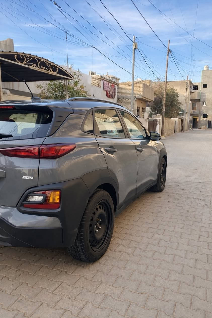 هونداي كونا 2021
وارد كندي حادث امامي
تبديل بنيد+ صبغ ابواب عكس السائق + بارد خفيف بالصندوق+تعديل شاصي
فول مواصفات عدا السلايد روف 
محرك دوش 2000
رقم بغداد
السعر 133‎%$
العنوان بغداد الدورة ***********
