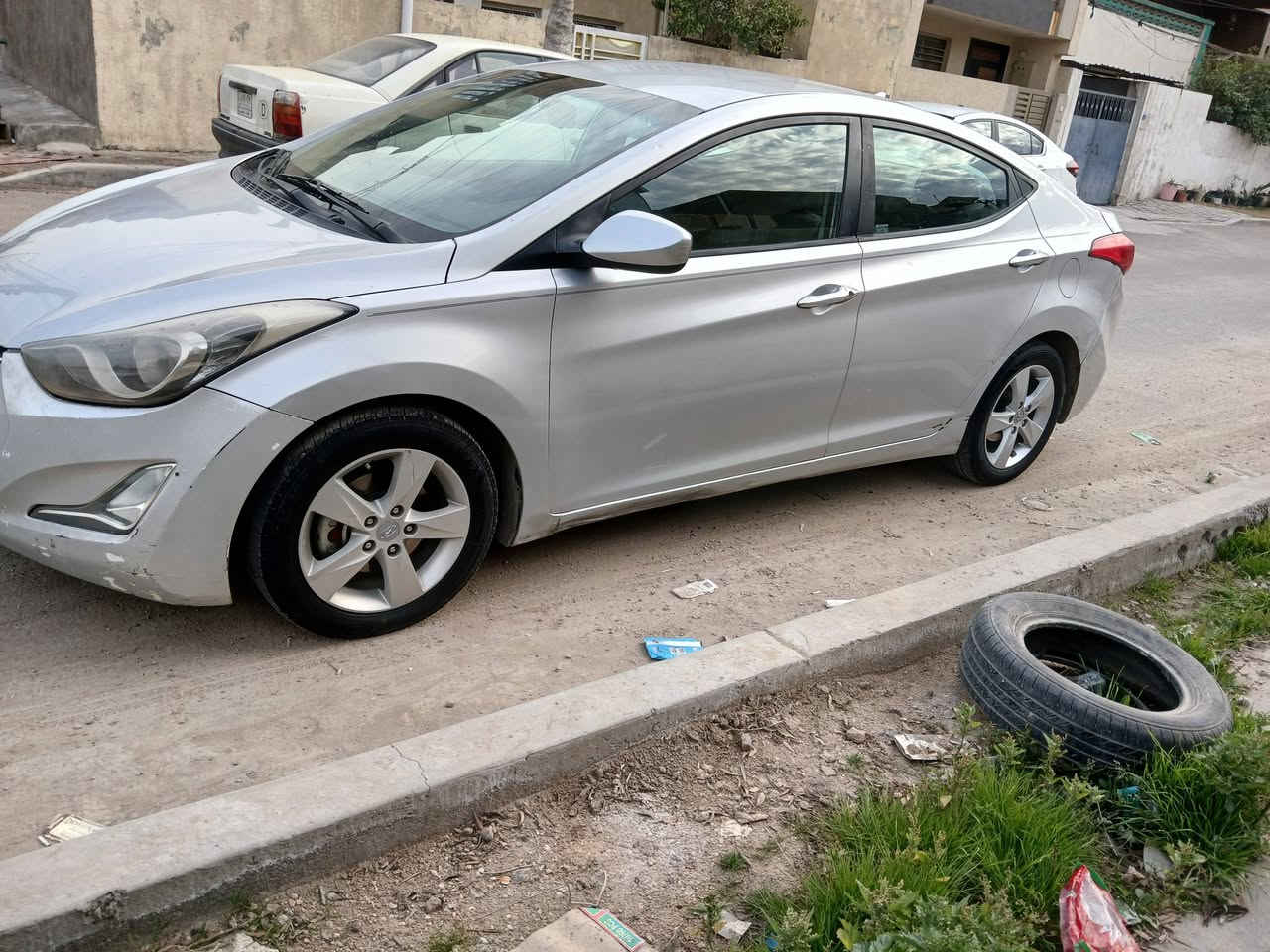 النترا 2013 وارد امريكي كير عادي 
رقم بغداد انكليزي بسمي لبيل واحد بدون ارباك 
حادثها جنطه صبغ فقط كير عادي 
***********  السعر ٩٢ قفل
