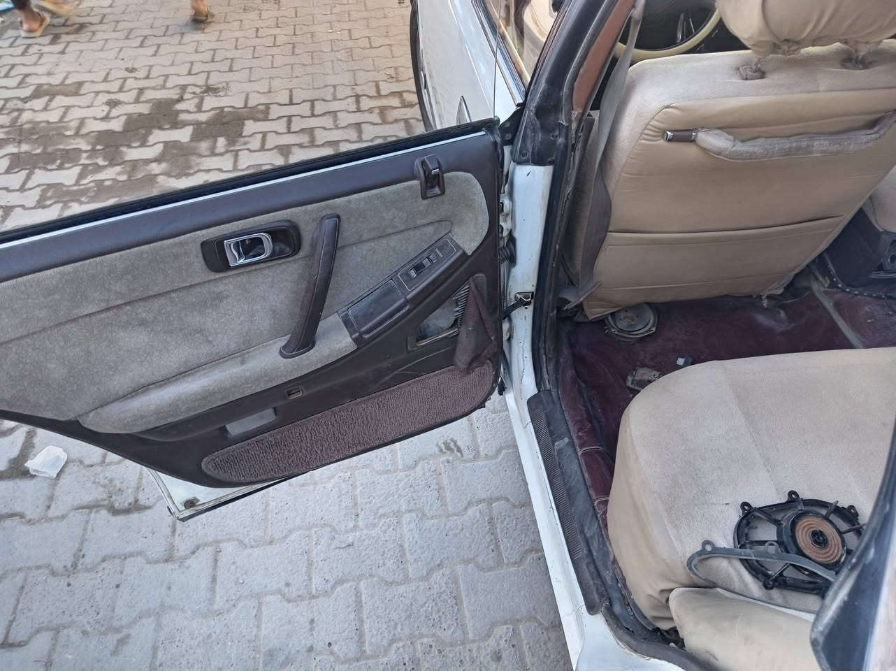 سلام عليكم للبيع هارتوب فنصه مديل ٩٠ اصل السياره جاهزه تبريد شغال تخم تاير جديد حداديه خير من الله كير مكينه ٢٥٠٠ فيشه وبطل سي ٩ رقم بغداد اسمي امداور ثاني يوم سنويه لل ٢٧ السياره مكفوله من الكص ونقل جثه الاصوليات مشروع وطني سعر ٥٠ وبيه مجال اللشراي مكان نجف حي العسكري الاتصال ***********
