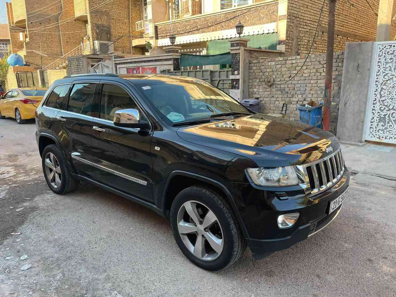 سلام عليكم جيب موديل ١٢ خليجي فول مواصفات ١ عله١ محرك ٣٦٠٠ سونار مرفق بل منشور مكان بغداد *********** السعر ١٦٠ وبيه مجال

