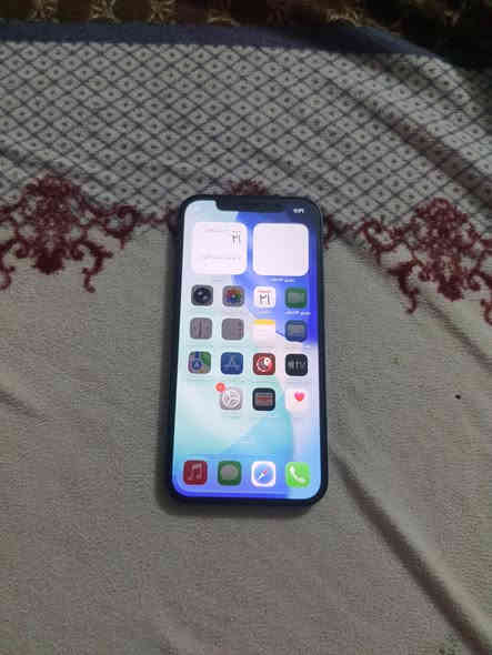 ايفون 12 لعادي ذاكره 64 بطاريه 86 الجهاز نضيف جدا مامفتوح سعره ٢٦٠ الف شراي يراسلني واتساب او اتصال *********** مكاني بغداد ولايوجد عدي خدمه توصيل
