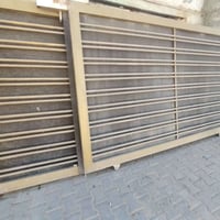 للبيع باب ٤ متر نضيف جدا للاستفسار 07510923585