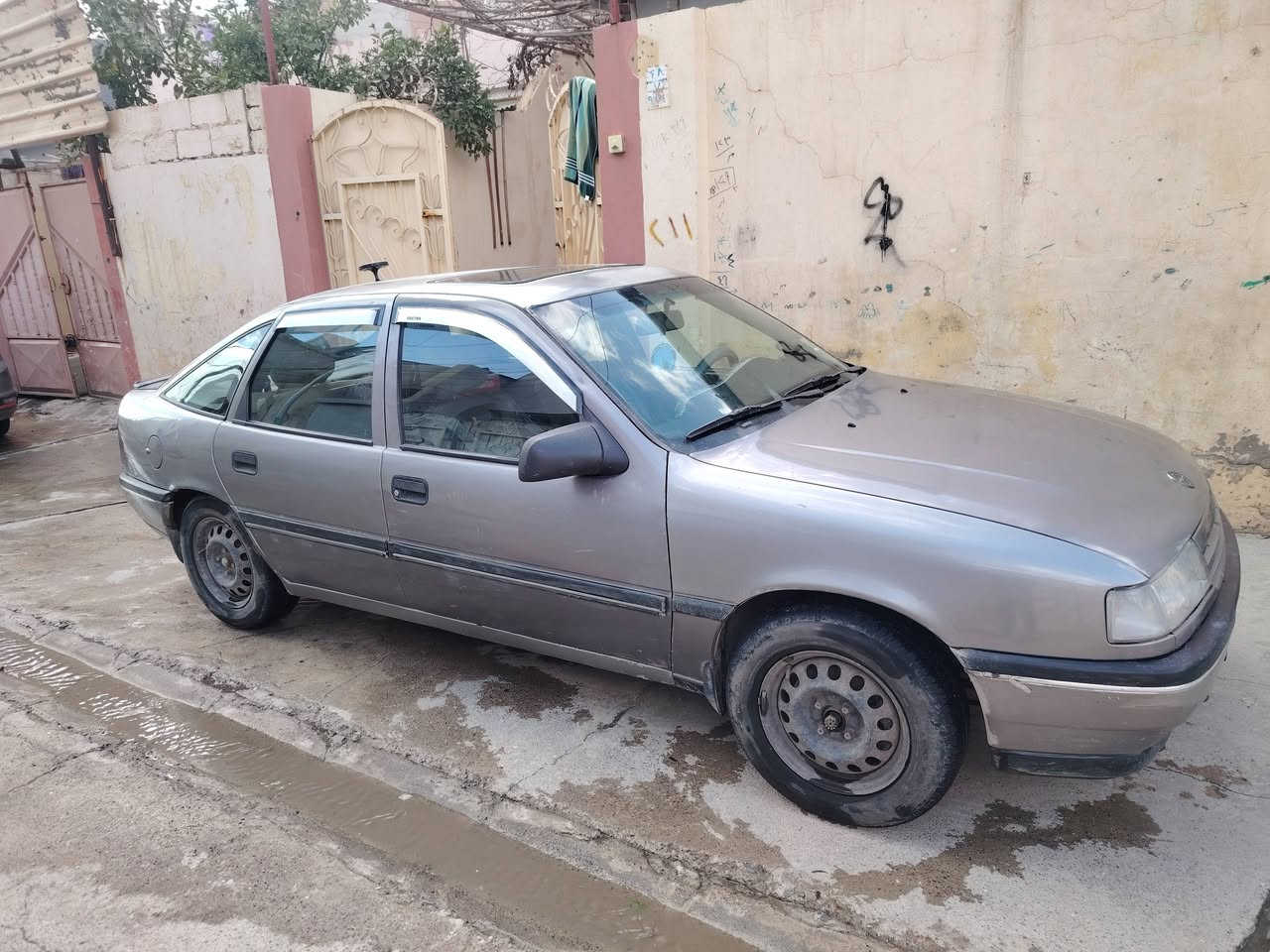 فكترا 18 موديل 92 بسمي هسة سنوية جديد كاربون بنزين بي شرط تحويل سعر 50 بي مجال قليل رقم موبايل ***********    ***********
