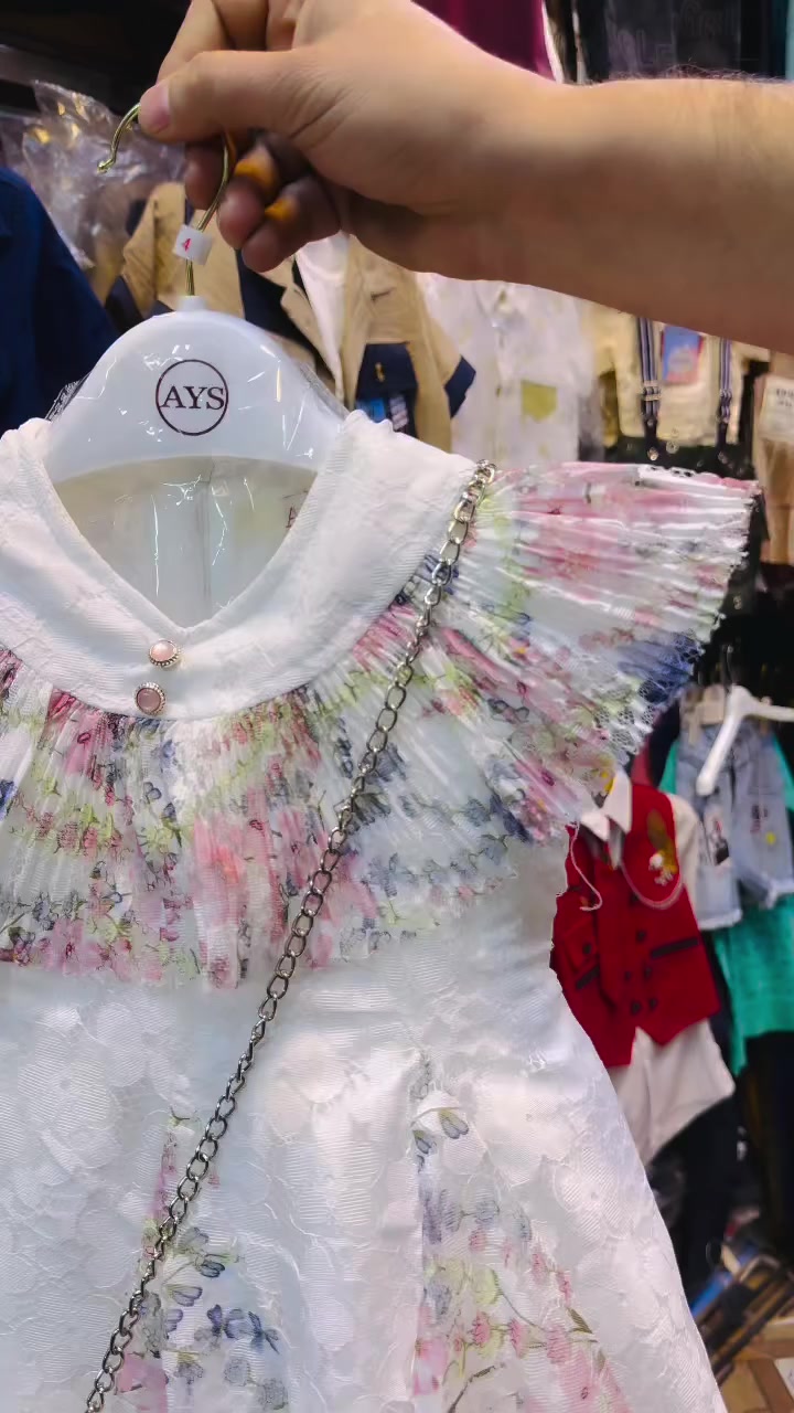 ✨🎀 فستان بناتي للعيد 🎀✨

وصلنا فساتين بناتي تجنن 😍
قياسات من 2 سنة إلى 5 سنوات

🌸 قماش ناعم ومريح على بشرة الطفل
🌸 موديل أنيق يليق بأحلى أميرات العيد
🌸 ألوان راقية تناسب كل الأذواق

خلّي بنوتج تتألق بالعيد وتكون أحلى بنية بين الكل 💕👗
الكمية محدودة… أسرعي بالحجز قبل النفاذ 🔥

للطلب والاستفسار راسلونا عالخاص �
#العراق🇮🇶 #فستان_فخم #بناتي_أولادي_سر_سعادتي #ملابس_تركيه #فستان_عيد


**إذا كنت صاحب هذا الإعلان وتريد حذفه لأي سبب، رجاءا أرسل رسالة إلى الدعم الفني**