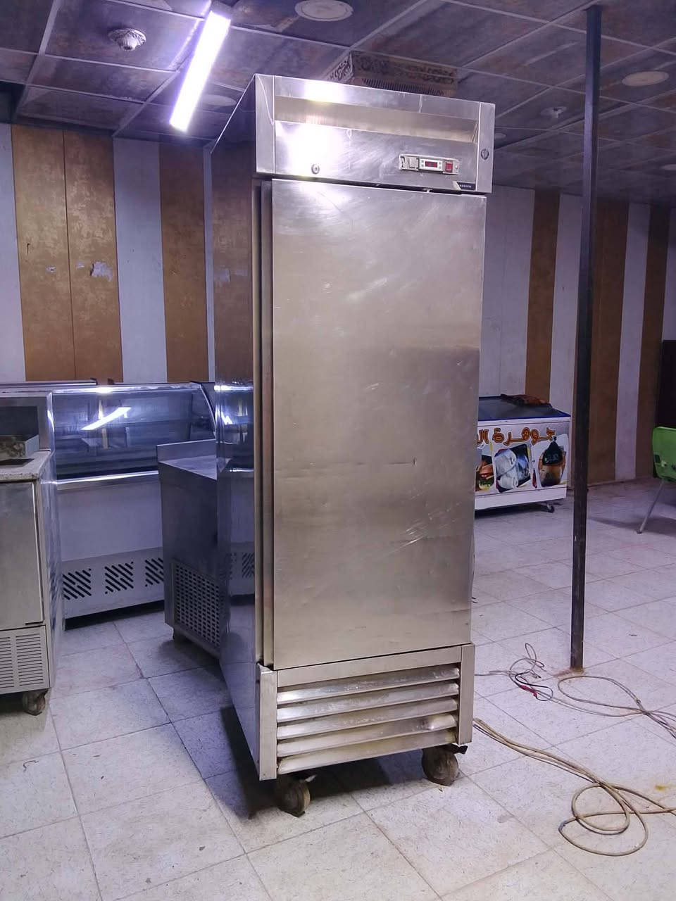 براد ينزل سالب ٣ تبريد
ارتفاع أكثر من مترين عرض ٦٥ نزال ٨٠
بغداد مكانة شراي خاص
متوفر براد تحضير  بيتزا وبراد مقبلات


**إذا كنت صاحب هذا الإعلان وتريد حذفه لأي سبب، رجاءا أرسل رسالة إلى الدعم الفني**