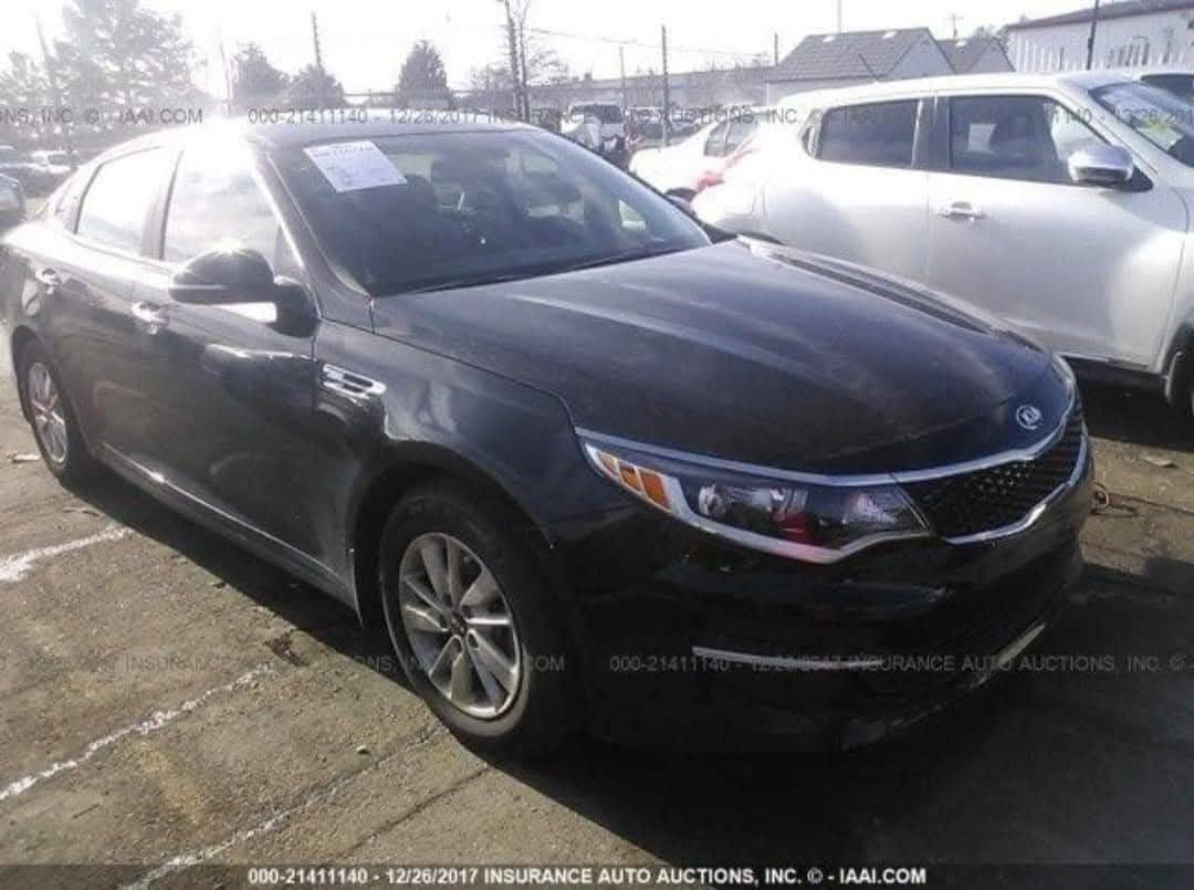 كيا اوبتما موديل 2016✈️ سياره خير من الله مكينه 2400 ما مفتوحه حادثهة جاملغ خلفي تخريب بدون ضربه سياره حلوه أو كاعده رقم الدولي الجديد تريد تحويل تريد وكاله  مكاني بغداد الزعفرانيه ***********.
السعر 120
