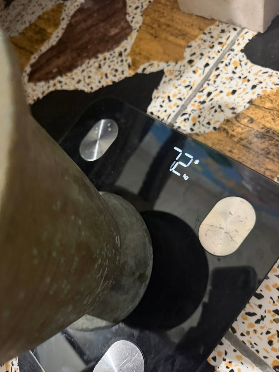هاون للبيع مع يده وزن 7.2كيلو ثقيل للبيع سعر 200لف مكاني بغداديوجدتوصيل ***********
