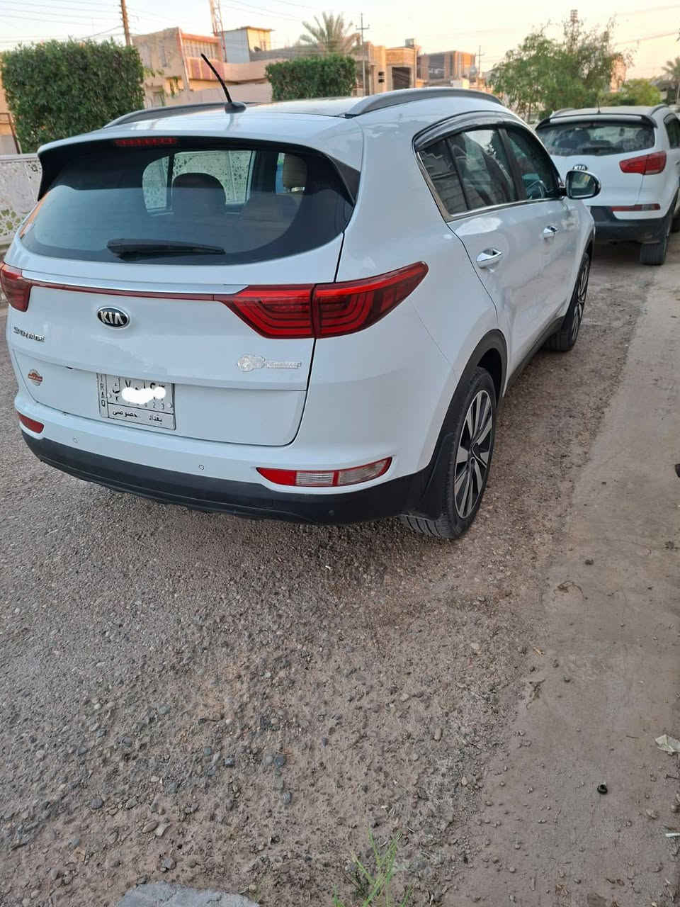 للبيع بالتقسيط وبالنقد سبورتج موديل ٢٠١٧  خليجي رقم بغداد مشروع وطني فول مواصفات جي تي لاين بانوراما كشنات جلد وكهرباء مري شفط حساسات أمامي وخلفي رادار أمامي بالتقسيط يدفع مقدمه حسب الإتفاق والباقي بالشهر حسب الإتفاق وترهم بالنقد للأستفسار الاتصال على الأرقام التالية 
*********** / ***********
