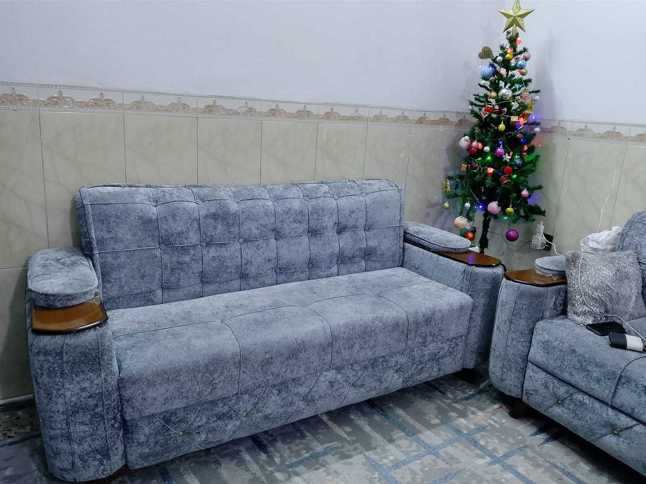 تخون عشر مقاعد للبيع جديد جدا صاله اسبوع واحد من نشتريه 500 وبي مجال الاكس هم للبيع سعره 70 وبي مجال العنوان الشعب قرب كليه امام الكاظم رقم الهاتف ‏‪***********‬‏
