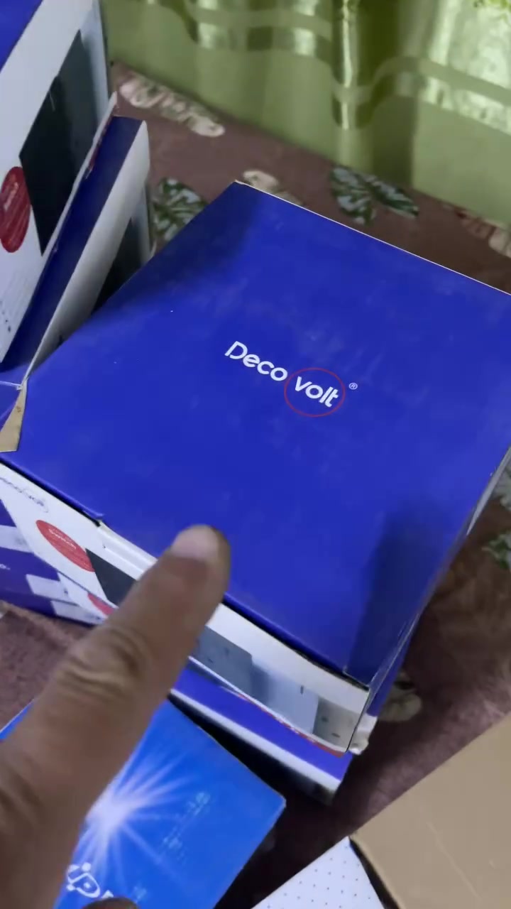 سويجات ماركة Deco volt المعروفة تصفية بيع جميع الكمية للحجز والاستفسار مراسلة الصفحة او الاتصال على الرقم ***********
 القطعة على ١٥٠٠
