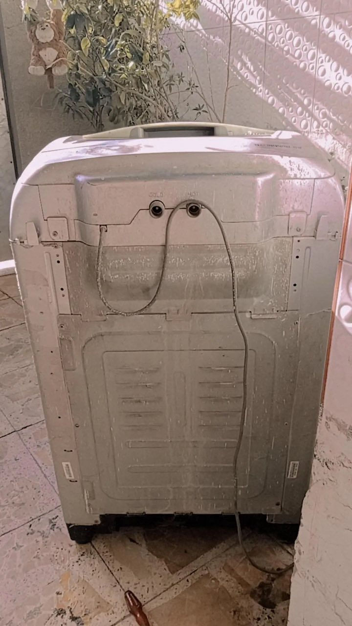 السلام عليكم غساله اوتماتيك نضيفه كلش ١٣ كيلو وكفت بسبب الكهرباء طكت ومنعرف شنو سبب وكفتهه سعرهه ١٠٠ وبيها مجال بسيط الاستفسار ***********

