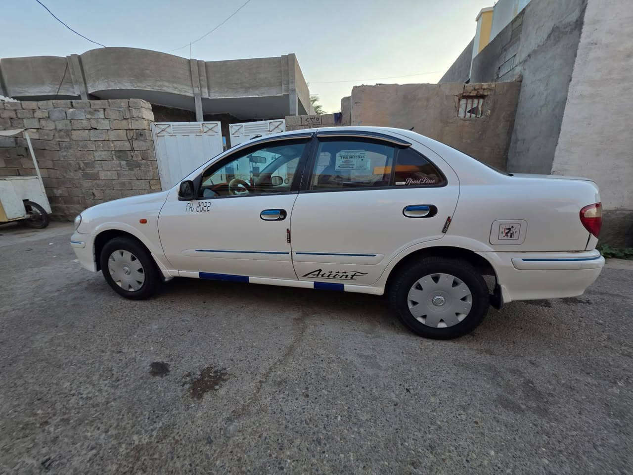 السلام عليكم
سياره سني موديل 2001
رقم بغداد فول مواصفات السياره جاهزه  ماناقصه كلشي مكفوله عده شخط بالجاملغ الامامي جه الصدر موضح بالصوره
العنوان/ الانبار/ الخالديه/
السعر 75$او بيه مجال بسيط
التواصل ع الارقام التاليه/***********
