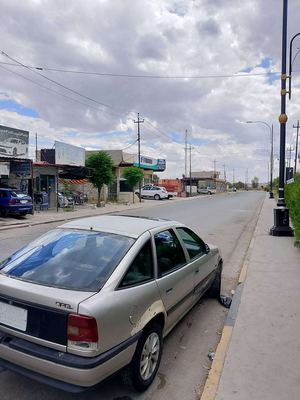 فكترا حجم 20 تاكيه قبل سنتين اقل سويته ع بارد 
داخل الموصل من طلعت من الصناعة كبل دوشكة الداخل كلو الطخم قبل عيد رمضان دبلات اربعه طبلات شمعات كامل الطخم طبة فول 
حالياً  بيها دخن خفيف 
لو تعميرة لو ولفات معرف رقم نينوى الاماني لي شهر12 2028
حالياً داخل الرشيدية 
***********
