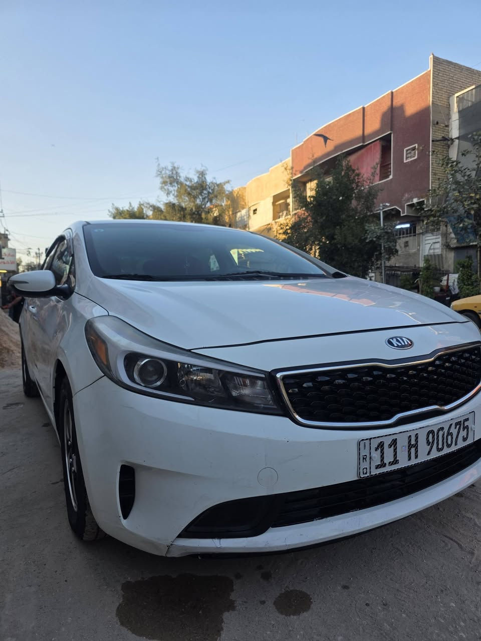 السلام عليكم
كيا فورتي موديل 2018 محرك 2000 6 نمر 

لون ابيض صدفي هاتشباك 

السياره نضيفه بمعنى الكلمه 

حادثهه وسونارهه موجود داخل الصور 

كشنات جدد فوكاهن تلبيسه 

شاشه لمس اندرويد 

مانع انزلاق 

ABS

تبريد شغال ثلج 

تدفئه شغاله

تحكم ستيرن 

السياره ماشيه 89 الف ميل 

عليهه ويل كاب نجمه 
اشاير بالمري 

السياره مناقصهه اي شي 

شغل واطلع
رقم جديد بغداد بأسمي 
سنويه جديده لغايه 31
محركهه اذا نقص السياره مرجوعه 
لا تبخير ولا تنقيص 
السعر 115 وبيهه مجال 
لحد يكلي سعرك غالي كلشي اكو بالسوك


**إذا كنت صاحب هذا الإعلان وتريد حذفه لأي سبب، رجاءا أرسل رسالة إلى الدعم الفني**