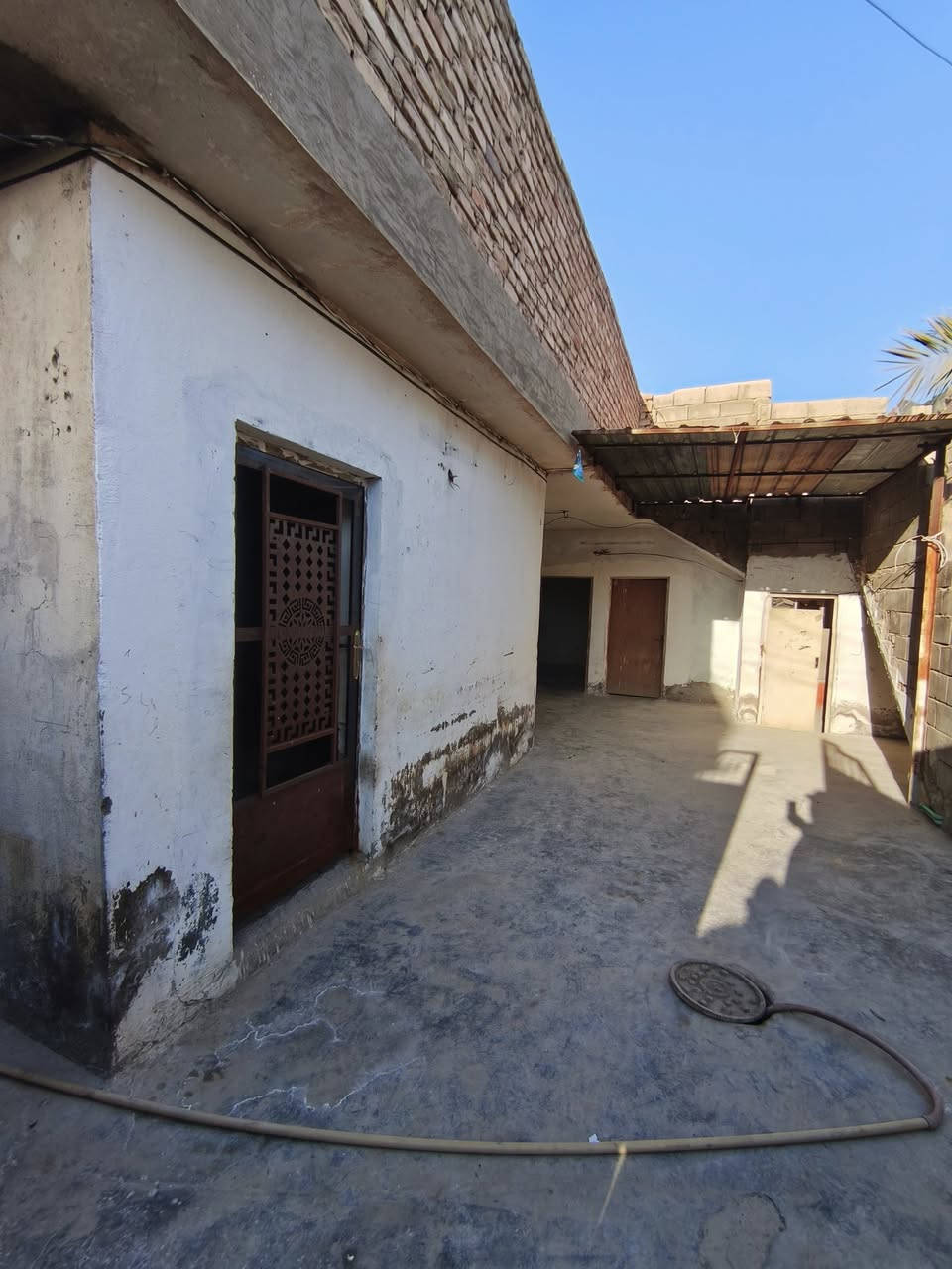 [[بسم الله الرحمن الرحيم]]
🏡     🏘      🏚 

#يوجد_بيت_للبيع

#العنوان  الفلوجة 
#المنطقة الجولان الثانية  // خلف المدرسة 

✅المساحة :200م
⬆️ الوجة : 10م
🏞️النزال : 20م
 
غرف 2
استقبال 
صالة
مناور 
مطبخ
صحيات 
الارضية صبة

                       #بناء 🧱 : بلوك 
      
     #شارع 🏞️⬆️⬆️ : 8 م 

  #السعر_محدد_من_قبل_البائع 
    
        
        ⚖️⚖️   نوع الملك : طابو زراعي سند 25   🏙 

            #السعر💰💸:  30 مليون وبي مجال قليل

__________________________________

للأستفسار⛔🖲️ : مراجعة 
🥇#مكتب_الرافدين_للعقار 🥇
العنوان شارع المنجزات تقاطع جامع التقوئ مجاور محطة المتميز المركزية لغسيل السيارات 🚗🚖
__________________________________

#ملاحظة//📋📑 اذا لديك عقار تريد تعرضة للبيع او تريد تشتري عقار قم بمراسلة الصفحة او اتصال على لارقام الموجودة+ واتساب
            
         #للأتصال_او_واتساب 📞  ***********
         #للأتصال_كورك.   📞.      ‏‪***********‬‏

#بيع_وشراء_الدور_السكنية_والزراعية_العقارات_في_مدينة_الفلوجة #مكتب_الرافدين_للعقار_بيع_وشراء_العقارات_بسعر_مناسب
#عقارات_الانبار_الفلوجة
