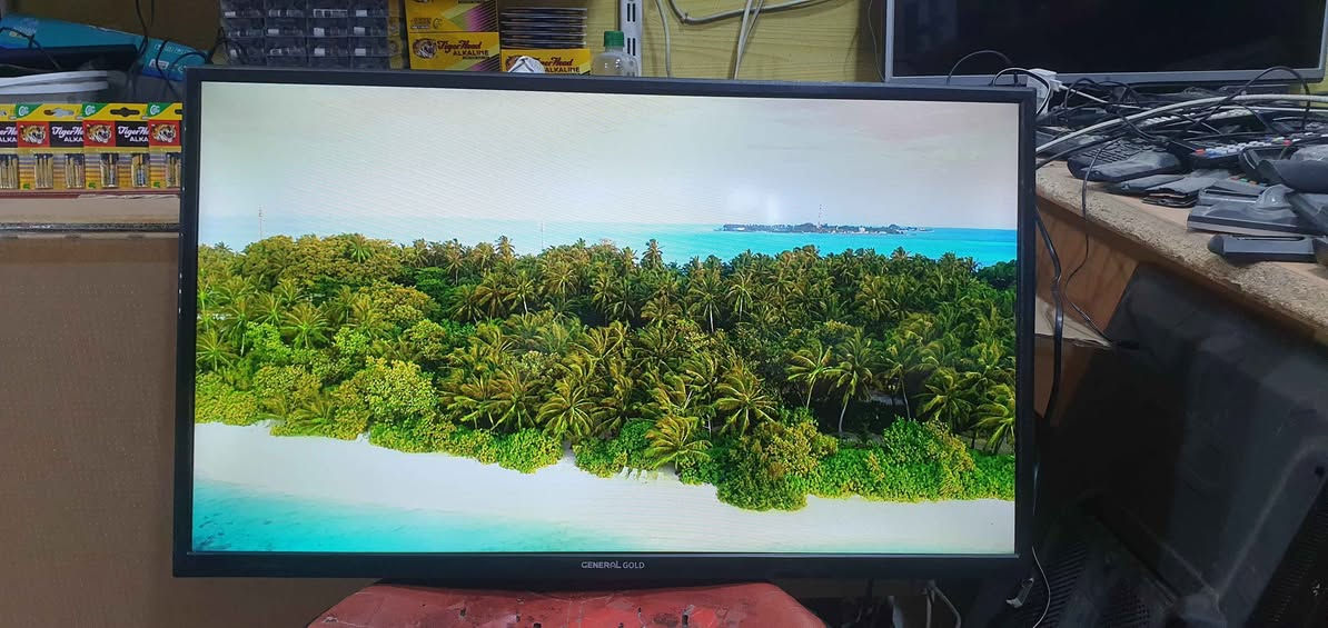 تەلەڤیزۆنی جەنەڕاڵ گۆڵد سمارتە قەبارە 32 خاوێنە
نرخی 55000 بێ مامەڵە لە هەولێرە پەیوەندی
بکە بە واتساپ و ڤایبەر *********** أربيل, العراق
