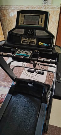 جهاز جري • مشاية رياضية • جهاز رياضي • بالة نظيفة • جهاز جري سوق الشيو...
