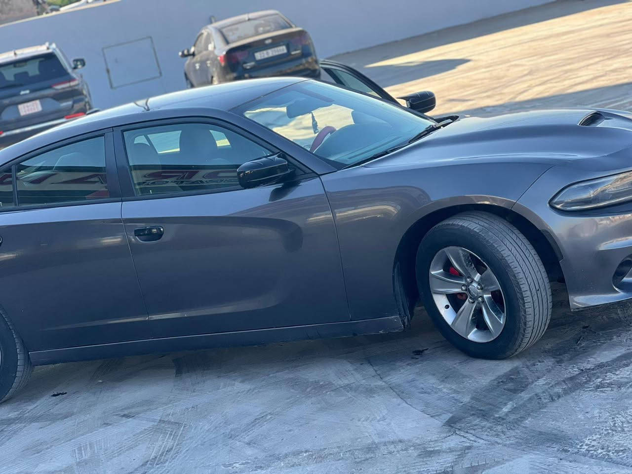 جارجر ٢٠١٥ رقم دهوك بيها صبغ ٥ قطع مكينه وكير شرط داخل جديد طخم سياره كامله شرط التحويل السعر ١٥٥ اتصال *********** $ ***********
