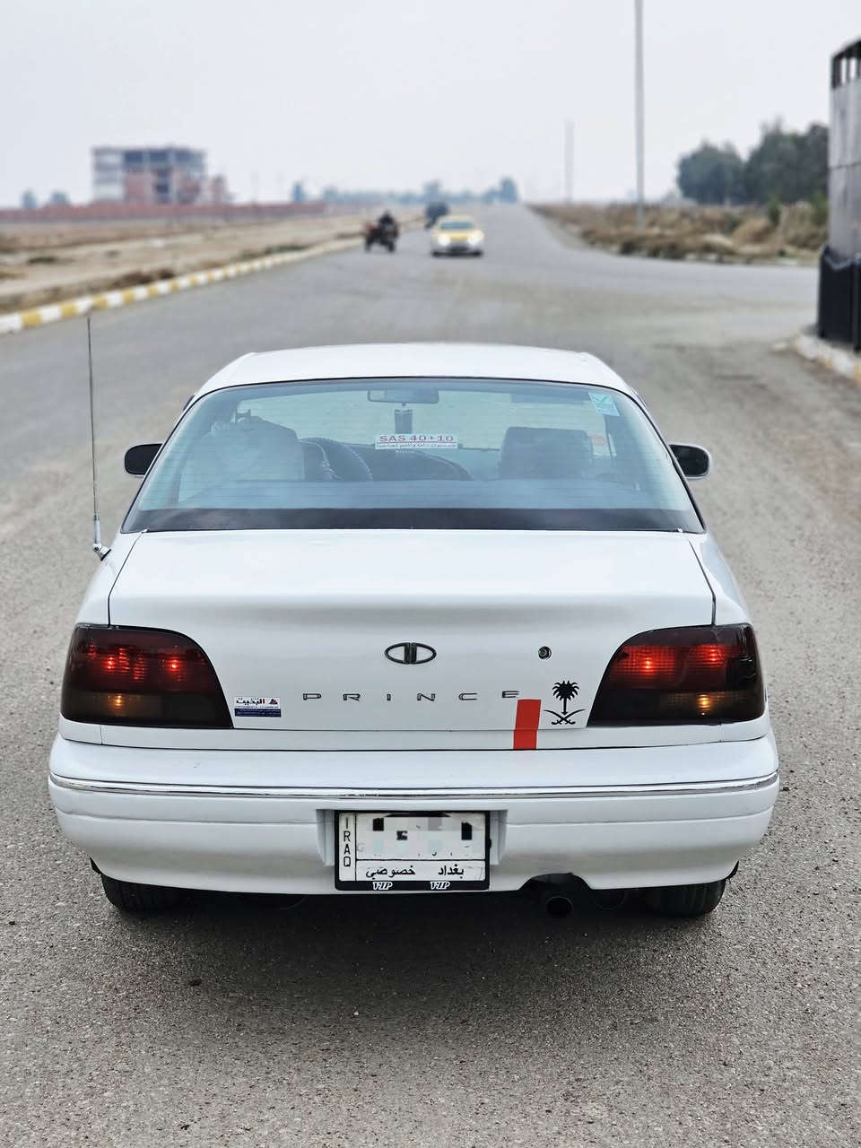 السلام عليكم.....
برنس فراشة للبيع 
موديل 1997..... الون ابيض 
رقم بغداد   .... 
سنوية لـ27 ...
محرك مفتوح ..  
كير اوتو ...
كير ومحرك خير من الله........
بدون تبريد ...
مصبوغة حزام...
كهربائيات شغالة ....
تخم تاير ...
دواخل نظيفة ..
السعر 37 وبيها مجال حك الجية .. 
مكان السيارة ديالى /بلدروز 
رقم الهاتف ‏***********
اسف عل اطاله الشراي يتصل غير متواجد عل 
فيس اتصال فقط .....
