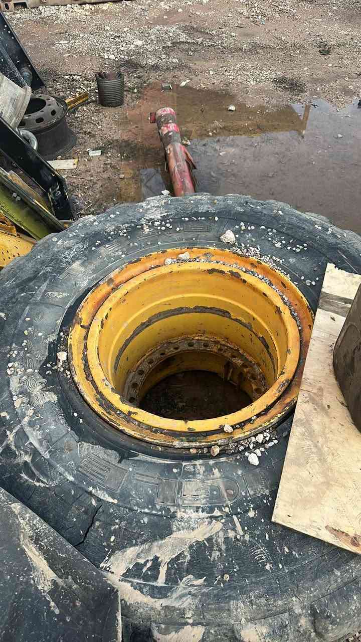 أشيايي شوفل ڤالڤو عام 
***********
***********
