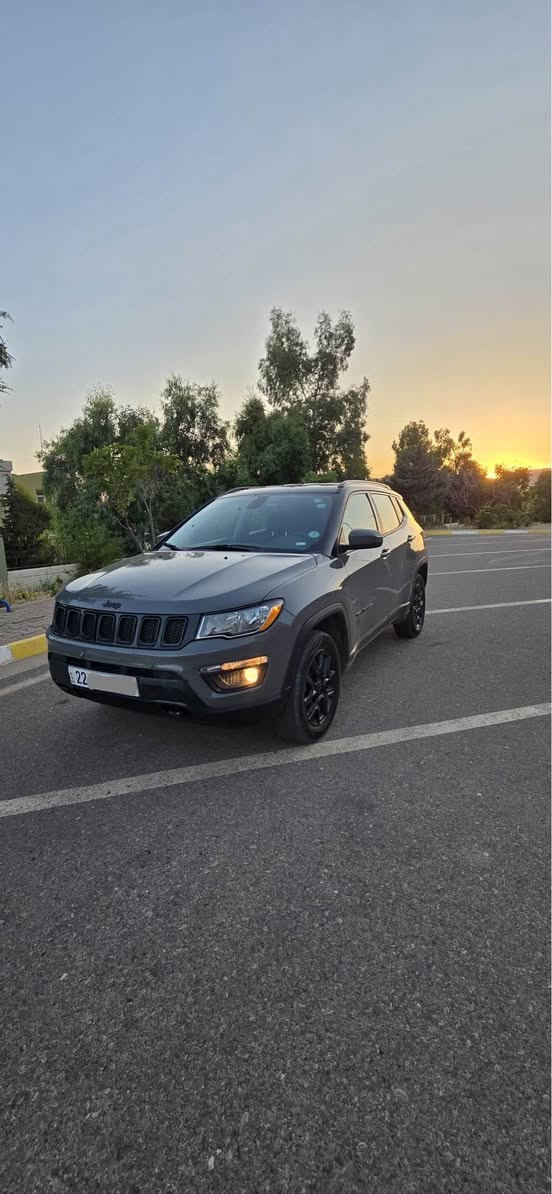 السلام علیکم
 
 jeep compass جێب کۆمپاس 2021
 trailhawk مواصەفات
دەبڵ ئەکسل و دەبڵ گێڕە 
ئەوتۆ ستارت ستۆپ مۆد
تراکشن مۆد 
چوار مۆدی لێخوڕینی هەیە
(auto , snow , sand , mud)
دوو پارچەی بۆیاغە چامرغی سەکن و بستەک دەرگا
زۆر توند و تۆڵە و یەک دینار مەسرەفی نییە بەناوی خۆمە و خۆم ڕەقەمم کردووە یەک دەسته 
انشاللە دەبێتە قسمەتی ئەوەی حەزی لێیەتی نرخی 142 وەڕەقە و معامەلە
*********** كويسينجاك, أربيل
