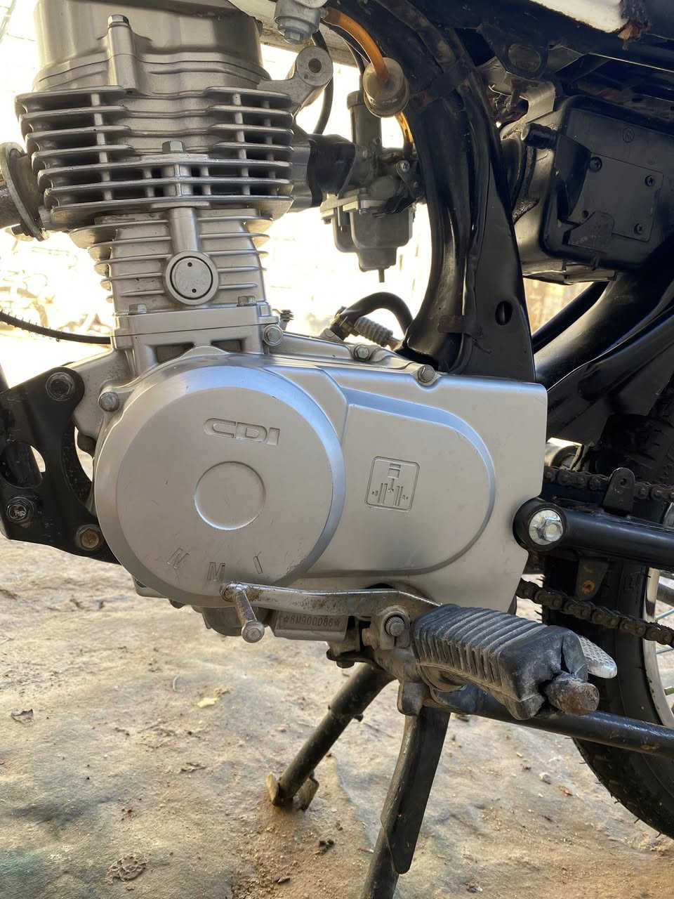 معليكم بل دجاج يطرب عل كشن مادري شبيه دراجه للبيع شوفت عينك مو تعمير جديد بس نضيفه ومكينه لادخن ولأبيه صوت خرسه ونشطه سعر 550بدون أورق


**إذا كنت صاحب هذا الإعلان وتريد حذفه لأي سبب، رجاءا أرسل رسالة إلى الدعم الفني**