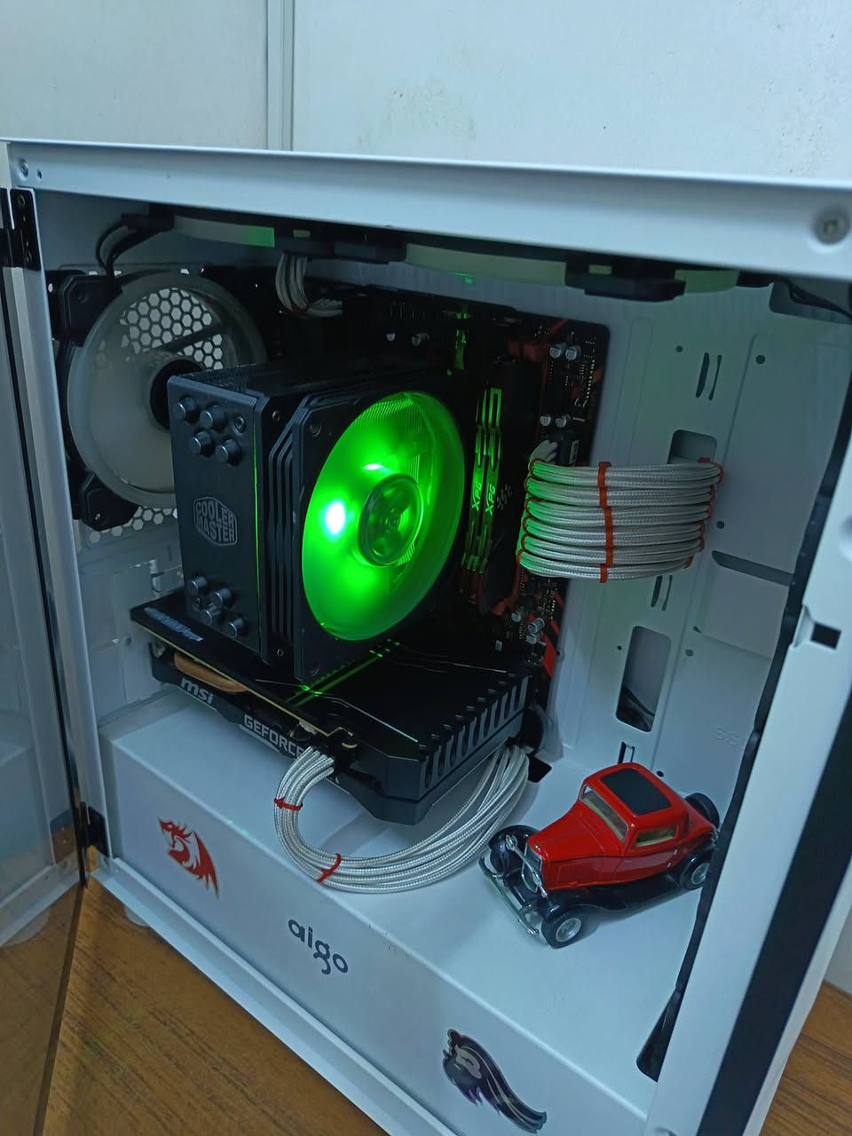 تجميعة للبيع
المواصفات:
CPU: R5 2600X
COOLER: COOLER MASTER HYPER
GPU: MSI GTX 1660 SUPER
RAM: XPG 16GB (2x8) 3200MHz
M.B: GIGABYTE B450M GAMING X
M.2: OCPC 256GB - 5000MB
HDD: WDC 1TB - 550MB
CASE: DARKFLASH MINI ATX 6FAN
POWER SUPPLY: DEEPCOOL DA700W
كل كراتين القطع موجودة
مكاني كركوك
السعر 500 الف
واتساب ***********
