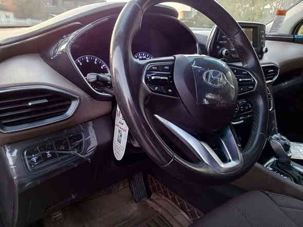 السلام عليكم 
سنتافيه موديل ١٩ خليجي
 فور ويل 
ترحيب مري 
اشاير مري 
ترحيب ابواب 
لد نهاري 
حساس امامي 
حساس خلفي 
كاميرا خلفي 
Abs
مانع انحدار وتزحلق 
محرك 6V 3500cc
كير 8سرعات 
شفتات ستيرن 
تحكمات ستيرن  
شاشه تحديد اعطال 
تبريد 3قطع 
7راكب 
كشنات كهرباء  والخلفي طوي كهربائي 
لايت زنون بلادي 
بك لايت لد بلادي 
ويل 19 كروم 
(ملاحظه فيها بارد قليل وصبغ 
في الصندوق فقط والباقي كفاله)
صيانة شركة موبس حصراً
سنويه وهزه جديده رقم سليمانيه جديد
 تحويل او وكاله جاهز
مكاني بغداد شارع السفارات
*********** وتس اب فقط
