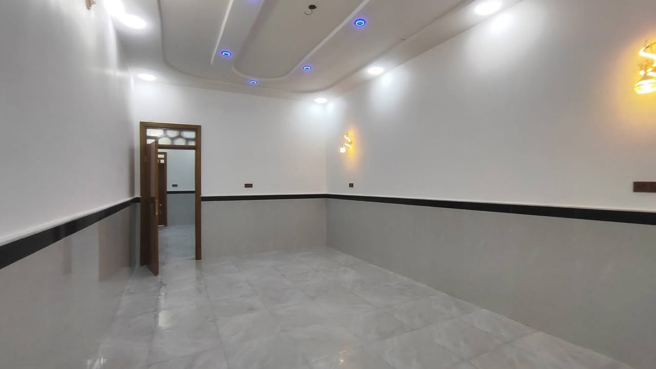 دار للبيع المساحه 200 متر بناء درجه اولى وحديث حي العرضات
على شارع 15 رقم الهاتف ***********
