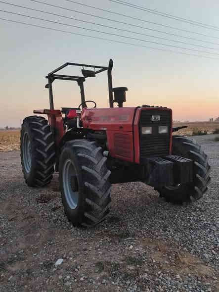 السلام عليكم تنكتر للبيع موديل 2013 سته سرندر  كلو وضع شركه شرط الوكاله والتحويل للأستفسار علئ هاذه الرقم ***********
