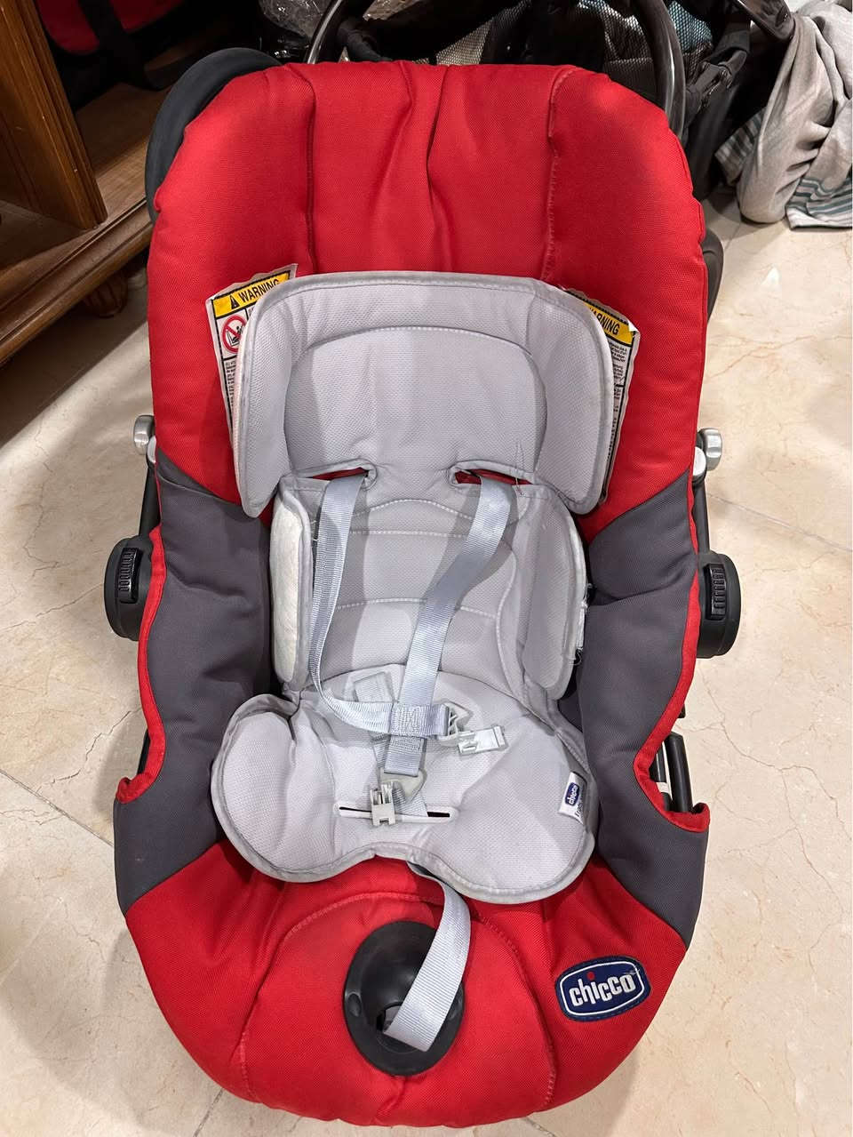 كرسي اطفال وعربانة ماركات ونظيفات فول العنوان بغداد منطقة الصليخ الجواب على الرقم فقط

0771 649 8823 بغداد, العراق
