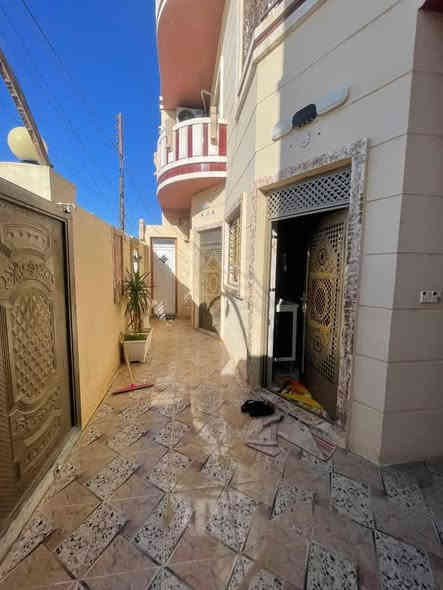 دار 100 م ركن على شارع 20 الوجه 10 و النزال 10 القادسية قطعة 500  قرب المجمع الطبي 
طابقين درجة اولى 
⛔️ يباع مع الأثاث او بدون 
3 نوم استقبال مطبخ  3 مجموعات صحية
ارضية بورسلين حزام سيراميك سقوف ثانوية السعر 95  قابل للتفاوض للاستفسار خاص او واتساب 
***********
***********
