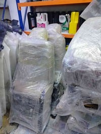 يوجد لدينا مقاعد لاندكروز وجاملغ امامي وبنيد من موديل 2008 الى 2015 حس...