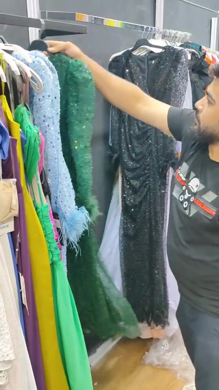 ✨️شروة فساتين سهره  200 سيريات مكسرة 
✨️السعر مناسب علوتس اب 👇👇
+905377654036


**إذا كنت صاحب هذا الإعلان وتريد حذفه لأي سبب، رجاءا أرسل رسالة إلى الدعم الفني**