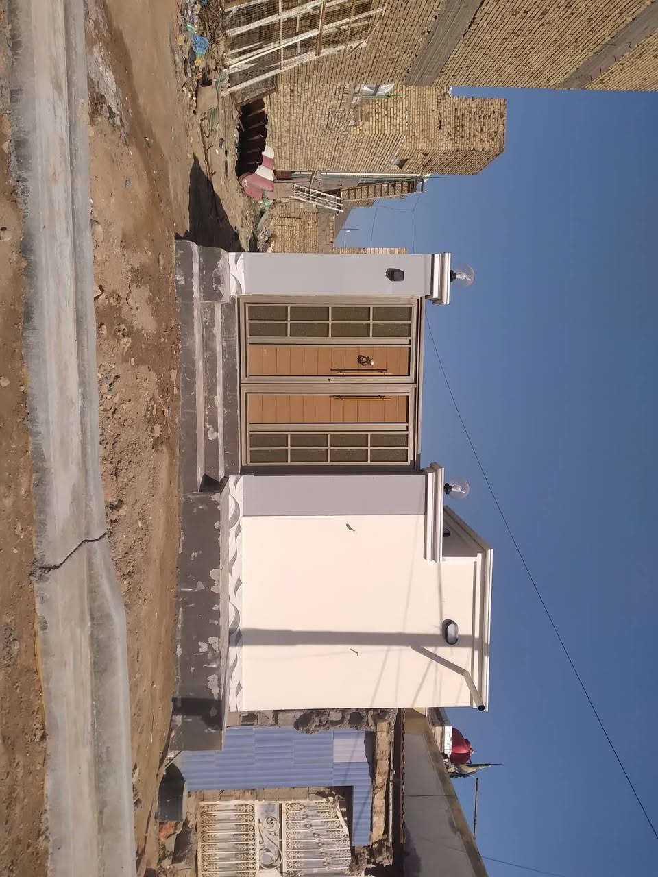 بيت للايجار  حي العسكري الثاني بشارع الخباطات من جهه شارع الوكفه المساحه (125م )
البيت جديد توه كامل
 يتكون من غرفه وصاله ومطبخ وصحيات خارجيه وداخليه

ايجاره 300 الف
للاستفسار اكثر اتصال على الرقم ***********
او مراسلة واتساب على ***********
