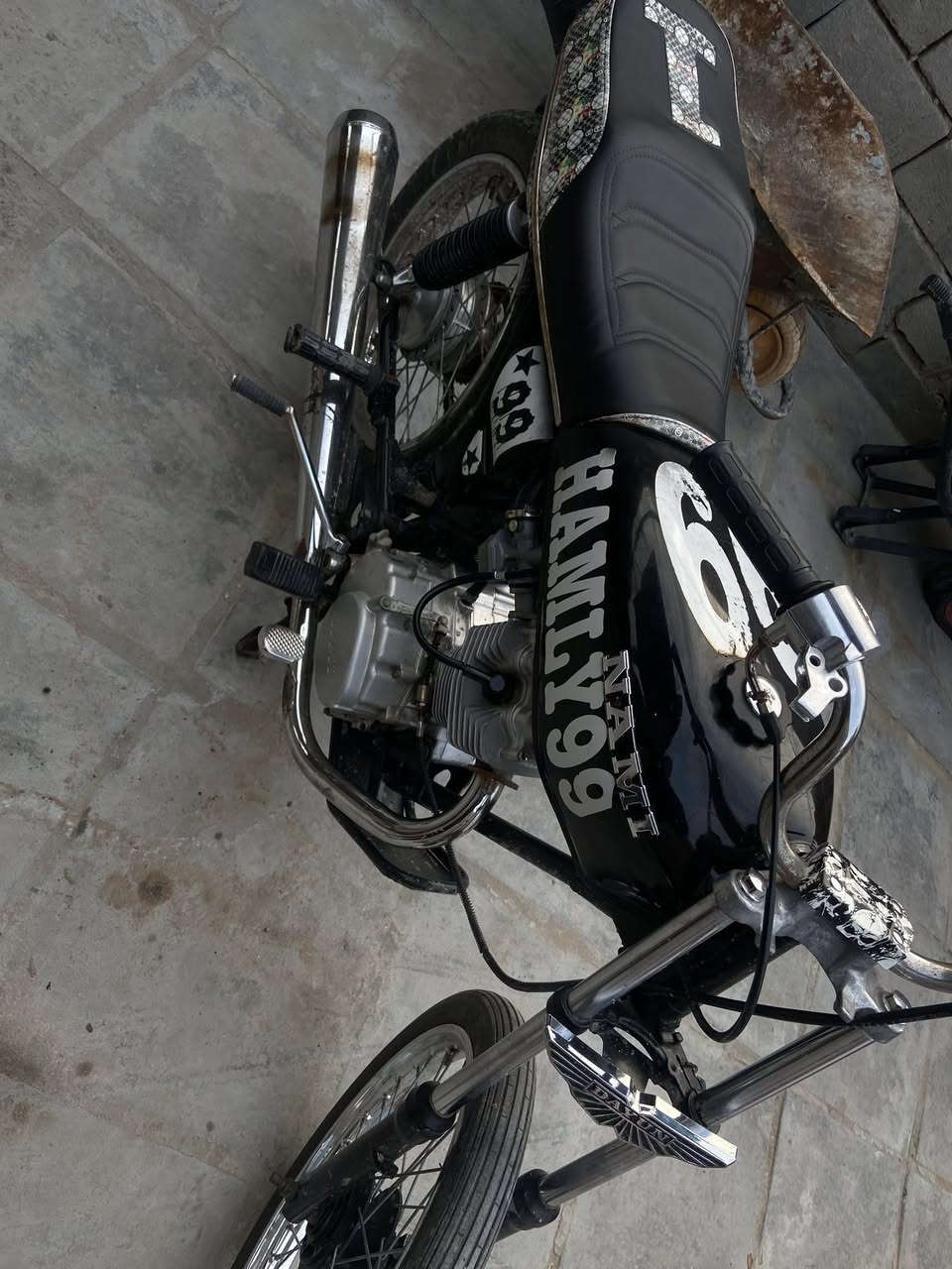 سلام عليكم دراجه للبيع ادوات مكفوله من سرقه علوان صناعه سعر 550 بيه مجاال شي بصيط حك جيه.***********
