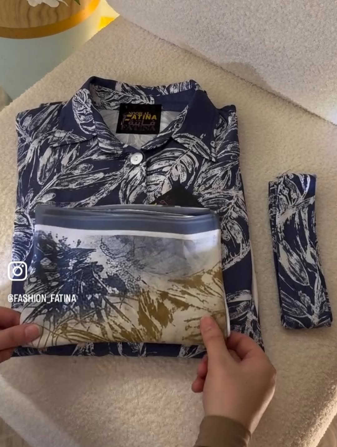ازياء فاتنة
فستان جينز او الورقة و الهدية 🎁 شال او الربطة 
موديلات فاتنة… ماتتفوت 
حصراً من ماركة فاتنة 
• مع الشال او الربطة هدية 🎁 
• طول الفستان 160 سم 
• تفصيله مريحة فصال فخم 
• تنطي مظهز انحف باللبس
• ⁠ ✨
قطعة تبقى وياج سنين وما تبطل موديلها 👌

متوفر حالياً بكمية محدودة
راسلينا خاص واحجزي بسرعة قبل النفاذ 💌

#ازياء_فاتنة⁩⁩
قالب راهي 
___________________________ 
🖊️ االــخـــــــاامــة :- 
جينز صيفي  مشجر ورقة :- مـטּ الجينز الممتاز المستورد قماش انسيابي وليس جاف ملمس ناعم جداً وصيفي مايحتاج كوي بس شي بسيط 
اما الاكمام فهي كريب ابيض نقي 
❥❥ ─── ❥❥❥❥ ─── ❥❥
 
القياسات القياسات عادية وخاصة 

🌱القياس العادي):- 
تلبس وزن من 70 الى 90 كــــيـلـو ⚖️ 
يعني يلبس قياس . 42. 44. 46. 48

🌱القياس الخاص):- 
تلبس وزن من 90 الى 120 كــــيـلـو ⚖️ 
يعني يلبس قياس . 50. 52. 54. 58 
_______________________ 
ســــعـــر  الفستان بـــ 65 الفــــﮯ 
والهدية 🎁 الشال او الربطة 
_______________________ 
للحجز والاستفسار المراسلة ؏ــلى الواتساب :- ***********
***********
