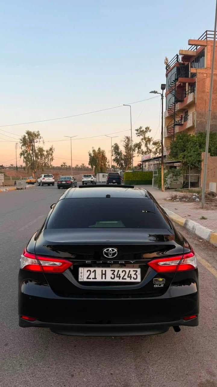 Toyota Camry GLE 2018
السلام عليكم 
للبيع 
                                                               Toyota camry
موديل 2018 
وكالة عبد اللطيف جميل 
خليجي 
استخدام شخصي
GLE فول مواصفات
مكفوله كفالة عامة من الخدش والتكحيل والصبغ و النكشه 
بردة خلفية كهرباء 
حساسات أمامية و خلفية 
كرسي كهرباء 
دخول بصمة ذكي 
ويل كب 18 
فتحة سقف 
مراية كهرباء  
قطعتين تبريد 
رقم سليمانية 
السيارة ماشية 80 الف كيلو 
السعر 195 ورقة وبيها مجال عنوان السيارة ديالى بعقوبة شارع البحيرة 
*********** اتصال 
*********** واتس
