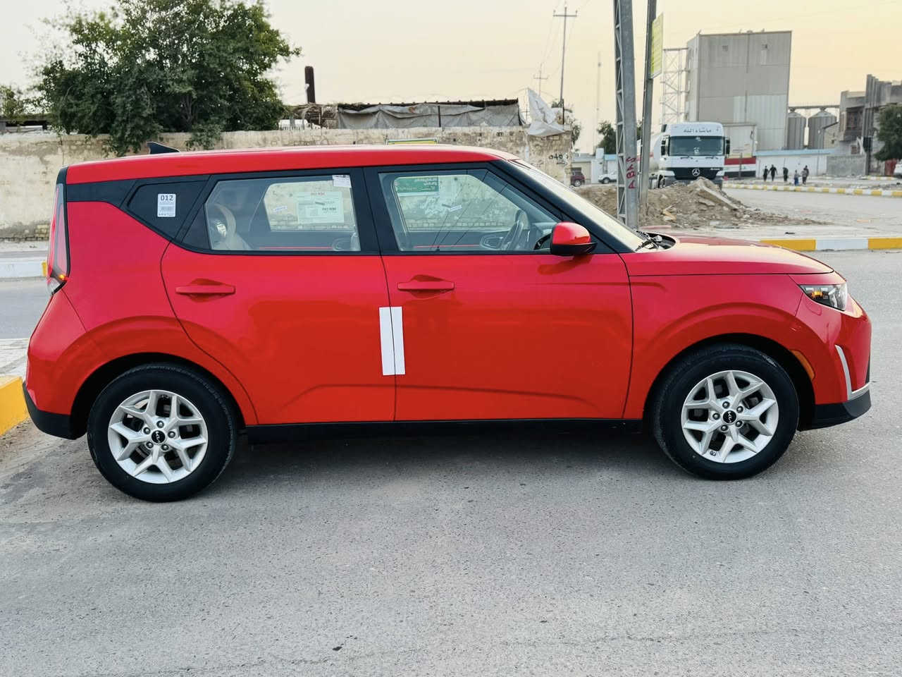 سلام عليكم البيع او مراوس صول 2023 حره رقم بصره
وجاملغ امامي وباب السايق صبغ 
نص فول 
محرك 2000 دوش مامفتوح 
المسافه المقطوعه 58
دواخل اللونين 
رادارات / حساسات 
اضائه داخليه 
شاشه / كأمره دواره 
تحكم استران جهتين / تحديد مسار 
اليت زنون ناصي عالي 
سياره جديده كلش بل كارتون 
سياره جاهزه محرك كير حداديه تبريد جاهزه الأخير 
السعر 148 وبيه مجال 
المكان الناصريه 
الاستفسار 
***********
