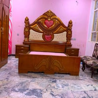 غرفة نوم ستة • خشب ثقيل • نضافة ١٠٠٪
