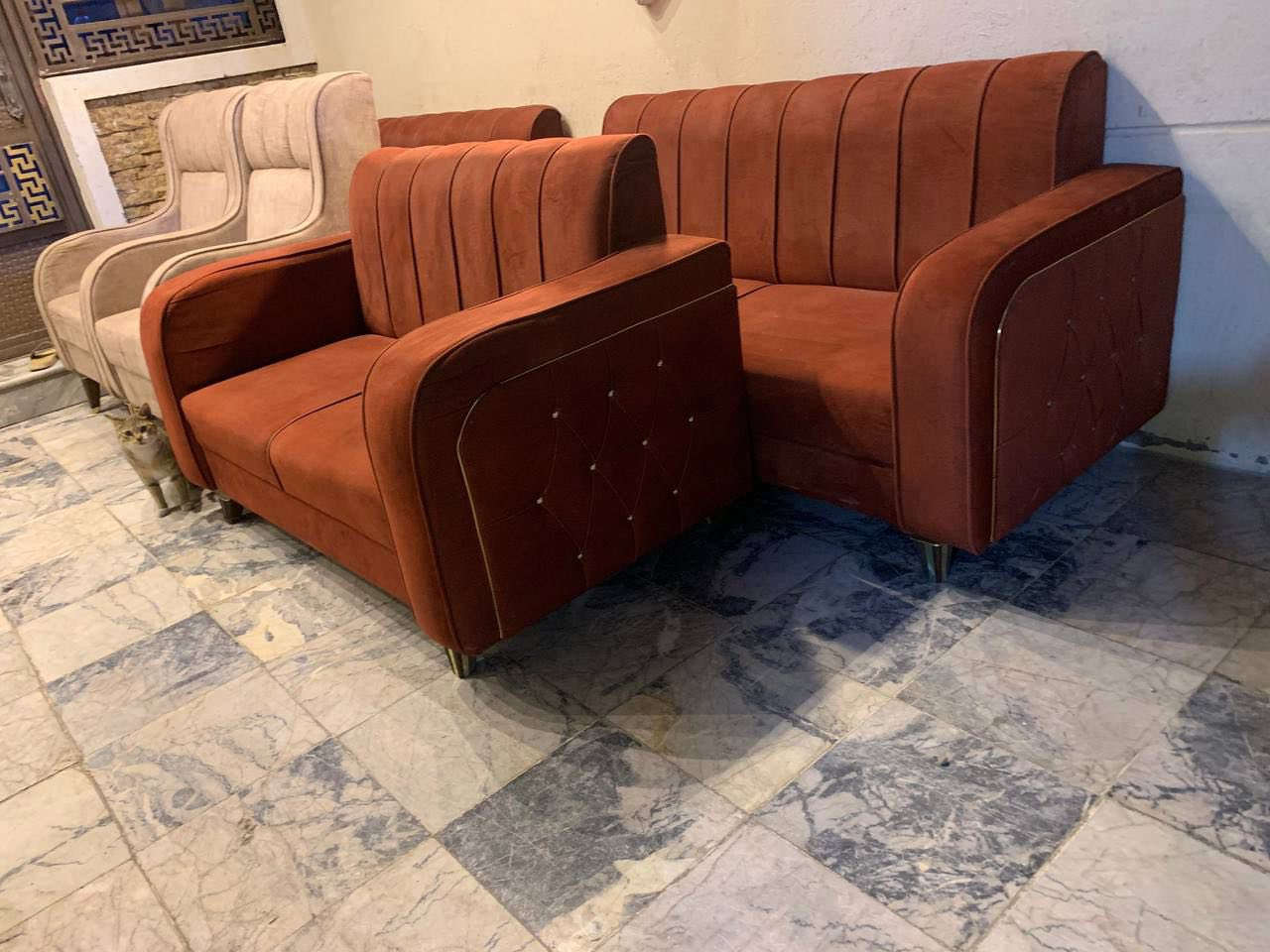 اترخص من مدير محترم تخم قنفات 10 مقاعد تفصال والله العظيم درجه اولى خشب بلوك تصميم تركي لونين نضافتهه 100‎%‎ يتكون من قنفه كبار 2 + قنفه وسط + 2 كراسي السعر 250  رقم هاتف *********** بغداد مكلفه بالنشر اتصال فقط
