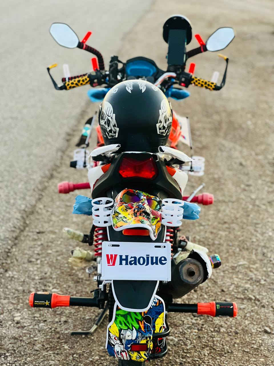 السلام عليكم اخوان دراجه هاوجي موديل 19 
بي اوراق ومكمرك ومدفوع كمركه دراجه نضيفه
ومرتبه شغال كهربائيات لايت زنون اشاير كلشي شغال
ماطور مال جنيه تشغيل نكره صلف محرك نضيف وناعم
السعر / (مليونين) وبي مجال للشراي 
المكان الرمادي قرب جسر البوعيثه 
رقم الهاتف للأستفسار (***********)
