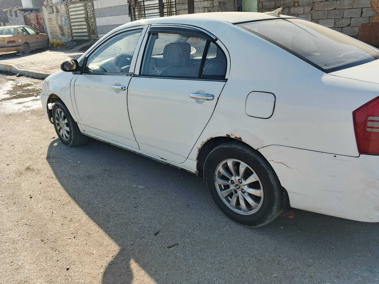 السلام عليكم ليفان 620 موديل 13 بسمي رقم انكليزي بابل اكفلك مكينه وكير حداديه 100/80 بيها خياسات تلاگيط. چاملغ مبدل و ضربه. موضحه بصوره مرجعينها ع بارد سعرها (38) وبيها مجال بسيط حك الجيه مكاني المسيب هاتف:***********
